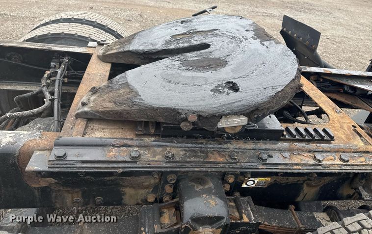 image for item EG2371 2006 Kenworth semi truck