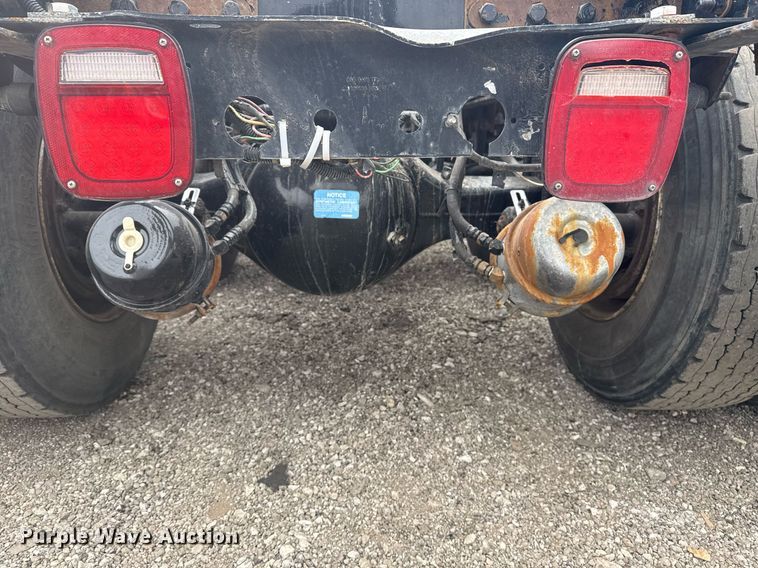 image for item EG2371 2006 Kenworth semi truck