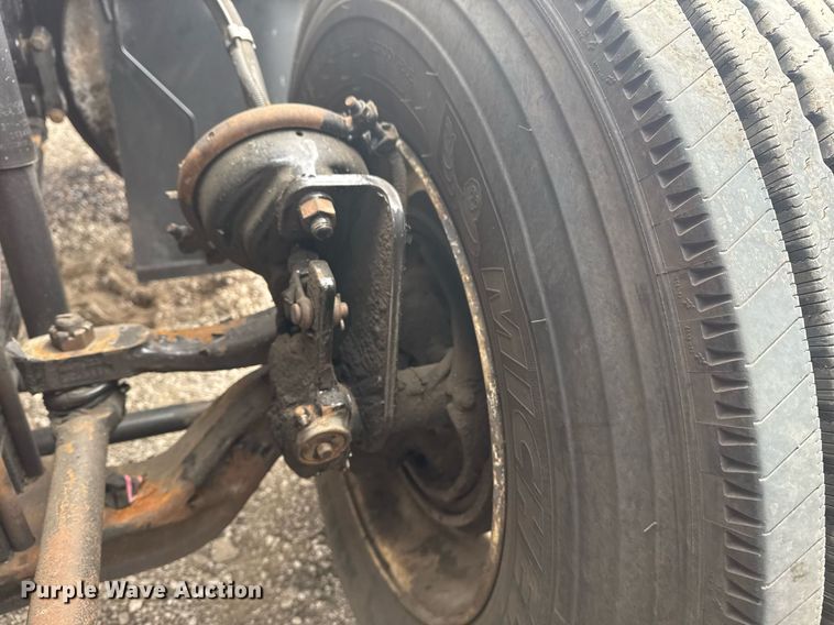 image for item EG2371 2006 Kenworth semi truck