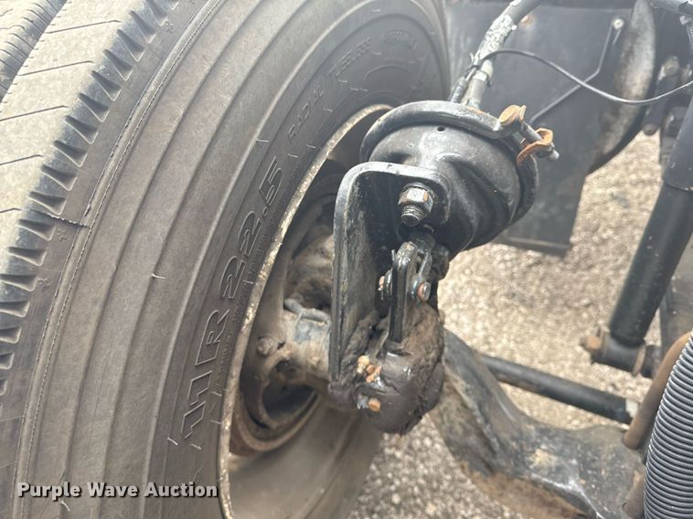 image for item EG2371 2006 Kenworth semi truck