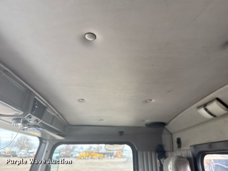 image for item EG2371 2006 Kenworth semi truck