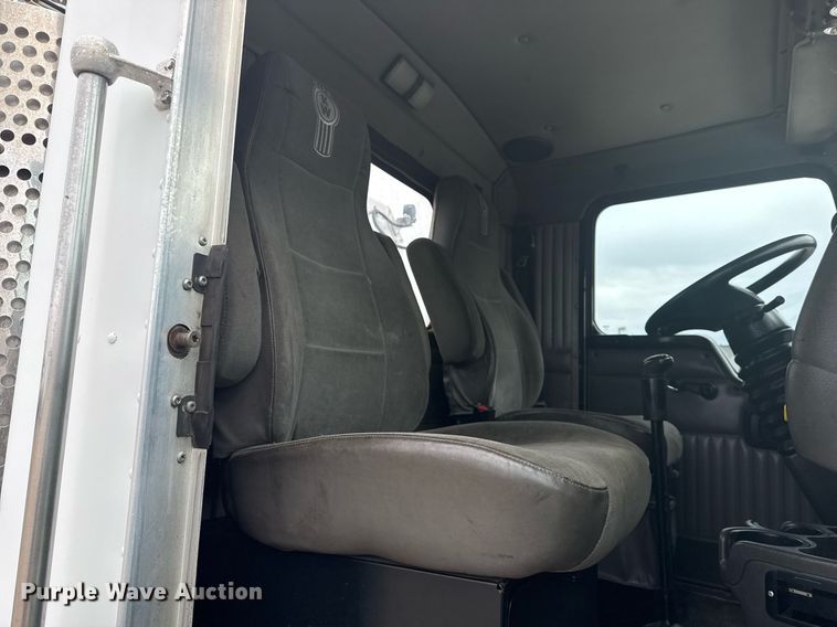 image for item EG2371 2006 Kenworth semi truck