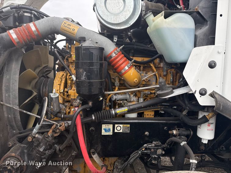 image for item EG2371 2006 Kenworth semi truck