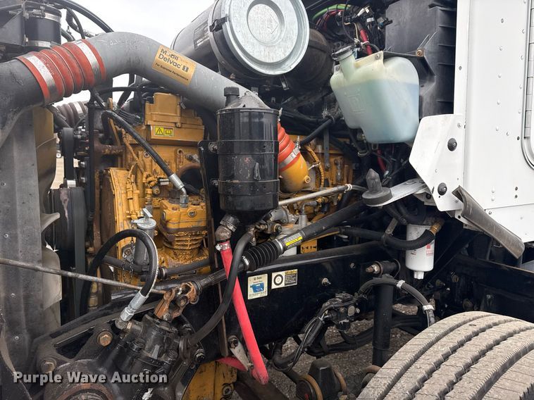 image for item EG2371 2006 Kenworth semi truck