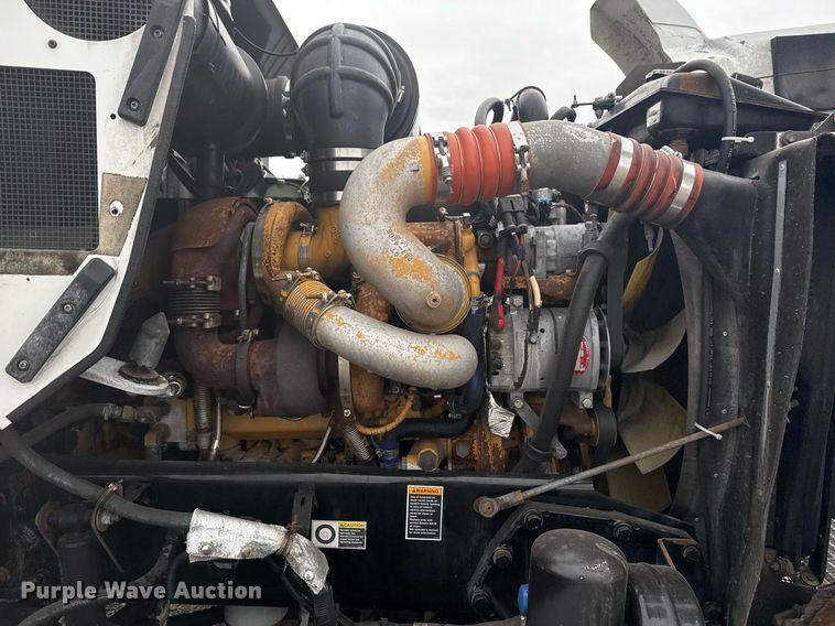 image for item EG2371 2006 Kenworth semi truck