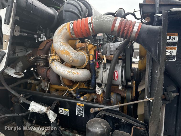 image for item EG2371 2006 Kenworth semi truck