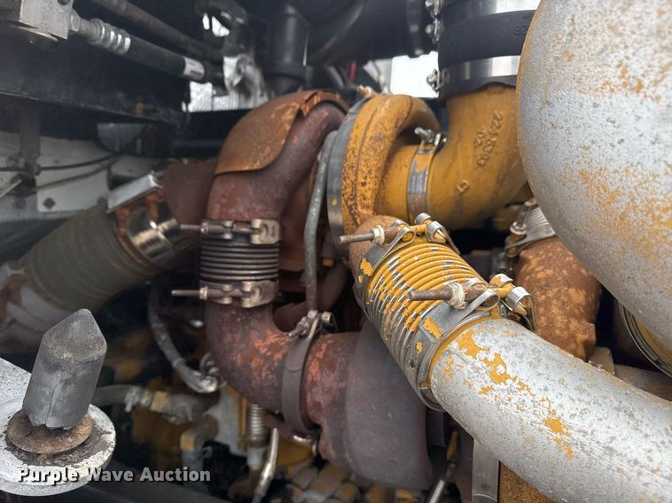 image for item EG2371 2006 Kenworth semi truck