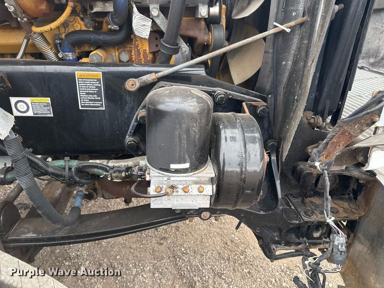 image for item EG2371 2006 Kenworth semi truck