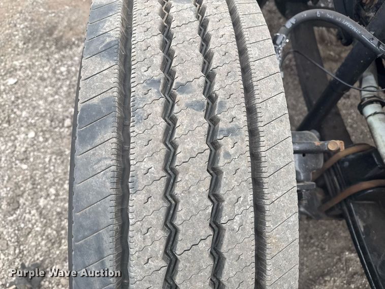 image for item EG2371 2006 Kenworth semi truck