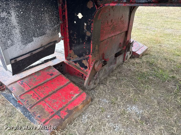 image for item EG2377 2005 X-L Specialized Trailers lowboy equipment trailer