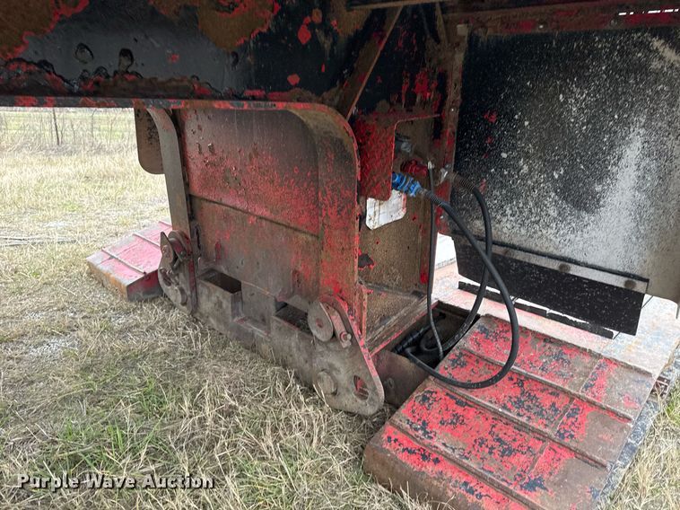 image for item EG2377 2005 X-L Specialized Trailers lowboy equipment trailer