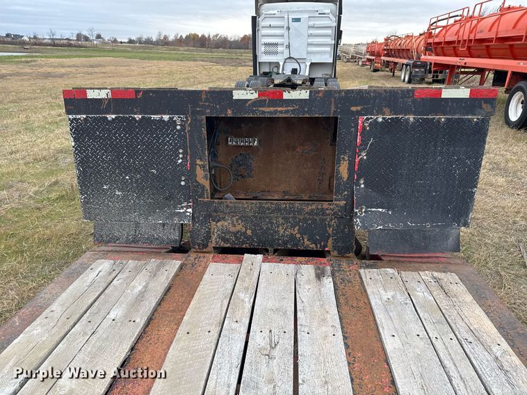 image for item EG2377 2005 X-L Specialized Trailers lowboy equipment trailer