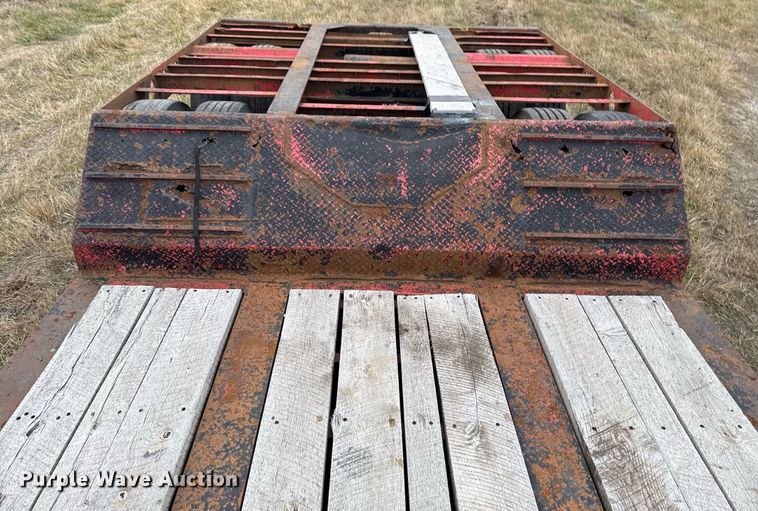 image for item EG2377 2005 X-L Specialized Trailers lowboy equipment trailer