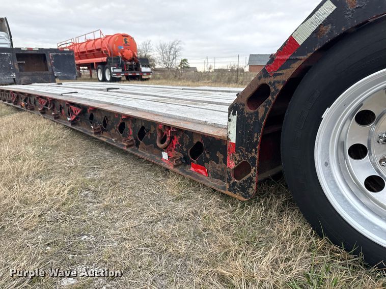 image for item EG2377 2005 X-L Specialized Trailers lowboy equipment trailer