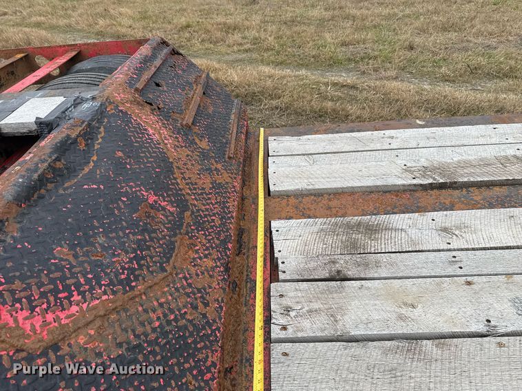 image for item EG2377 2005 X-L Specialized Trailers lowboy equipment trailer