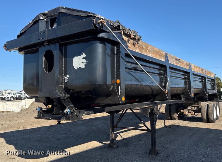 image for item EG2407 1999 Clement Industries end dump trailer