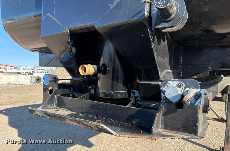 image for item EG2407 1999 Clement Industries end dump trailer