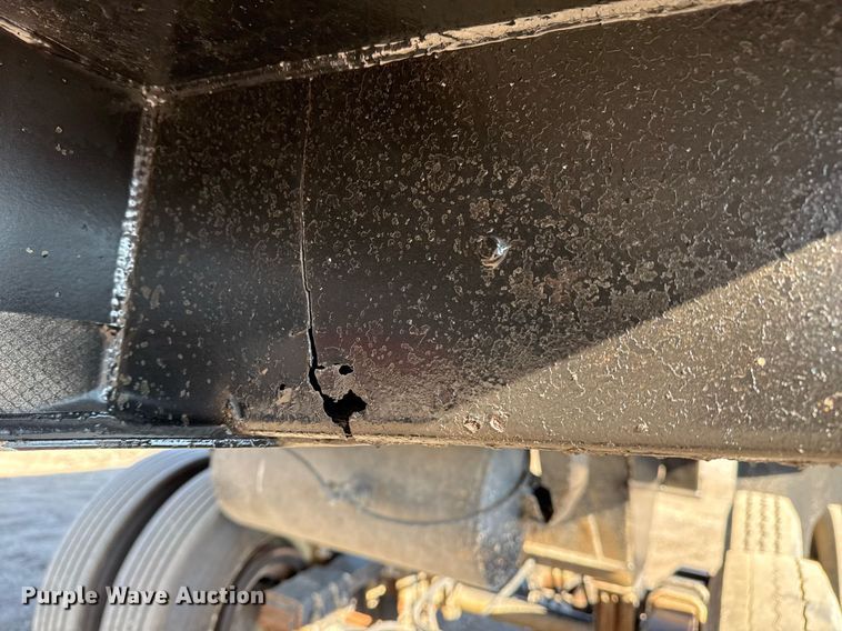 image for item EG2407 1999 Clement Industries end dump trailer