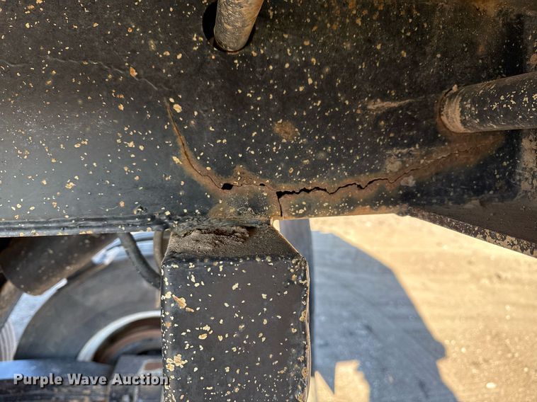 image for item EG2407 1999 Clement Industries end dump trailer