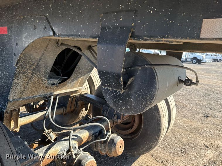 image for item EG2407 1999 Clement Industries end dump trailer