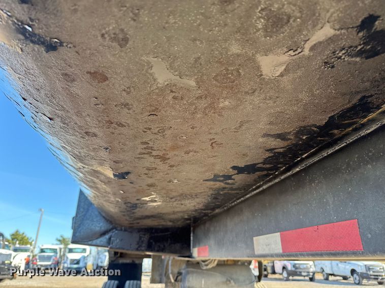 image for item EG2407 1999 Clement Industries end dump trailer