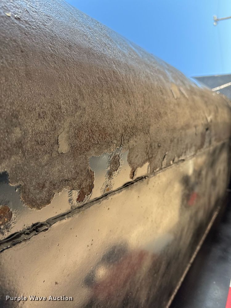 image for item EG2407 1999 Clement Industries end dump trailer