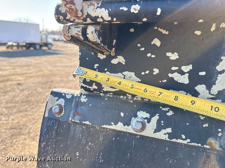 image for item EG2407 1999 Clement Industries end dump trailer