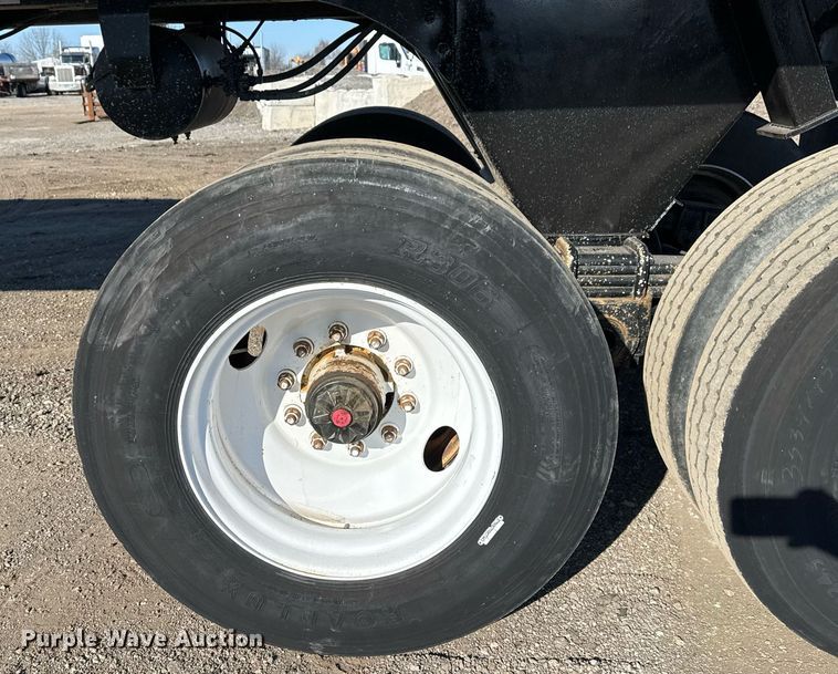 image for item EG2407 1999 Clement Industries end dump trailer