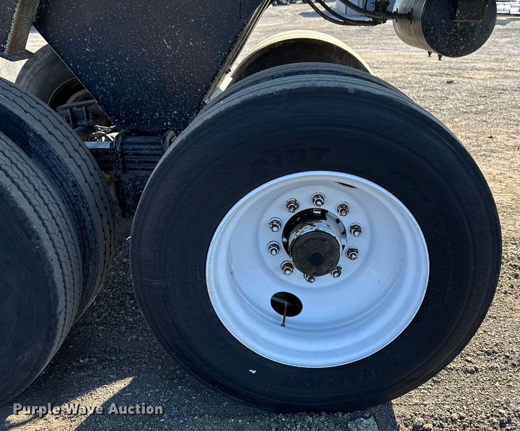 image for item EG2407 1999 Clement Industries end dump trailer