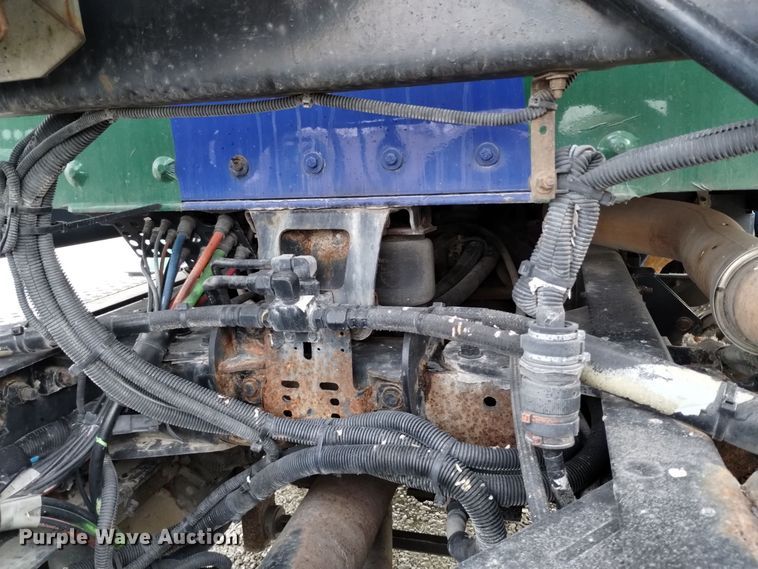 image for item EH0074 2013 Kenworth T800 semi truck