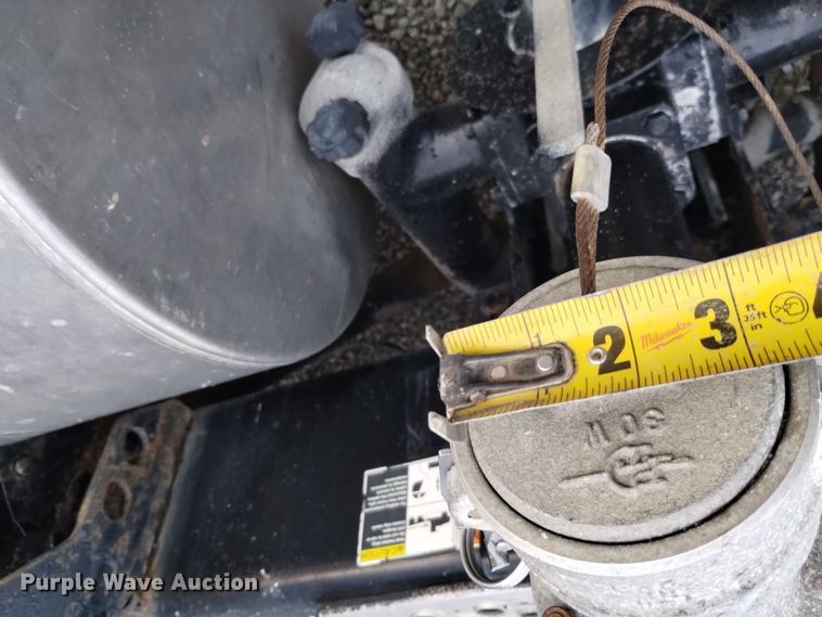 image for item EH0074 2013 Kenworth T800 semi truck