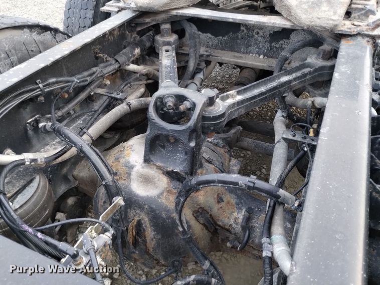 image for item EH0074 2013 Kenworth T800 semi truck