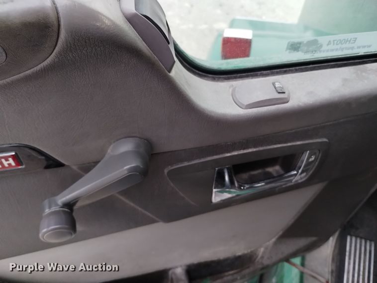 image for item EH0074 2013 Kenworth T800 semi truck