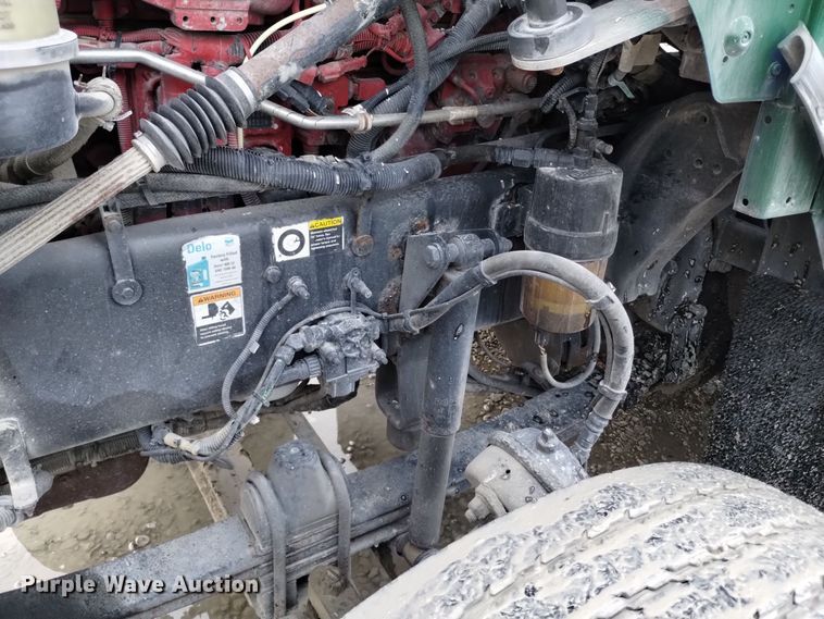 image for item EH0074 2013 Kenworth T800 semi truck