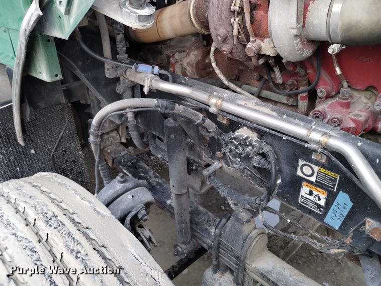 image for item EH0074 2013 Kenworth T800 semi truck