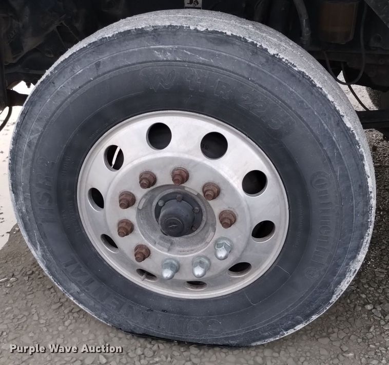 image for item EH0074 2013 Kenworth T800 semi truck