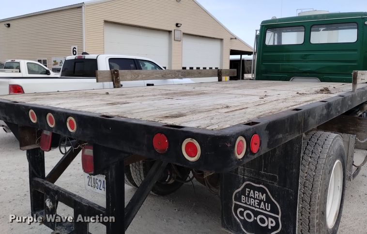 image for item EH0111 1993 Freightliner FL70 dump flatbed truck