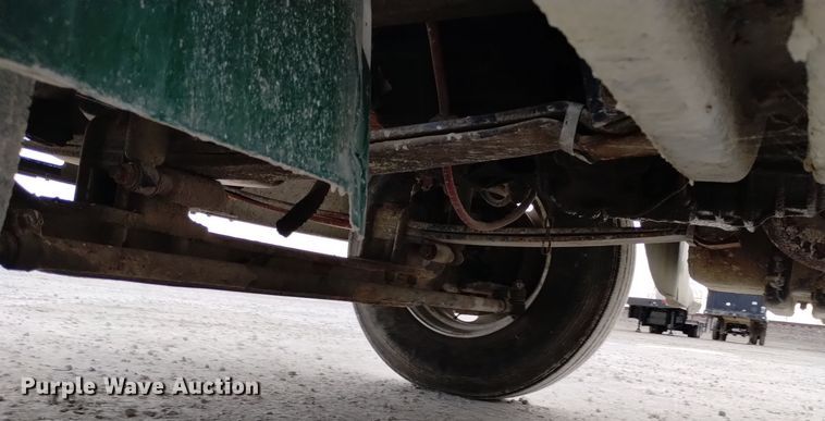 image for item EH0111 1993 Freightliner FL70 dump flatbed truck