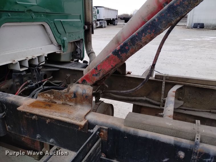 image for item EH0111 1993 Freightliner FL70 dump flatbed truck