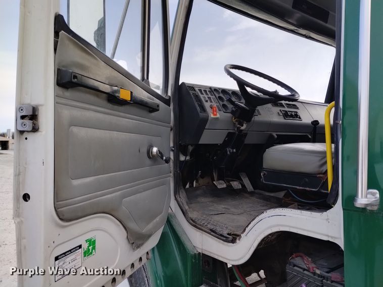 image for item EH0111 1993 Freightliner FL70 dump flatbed truck