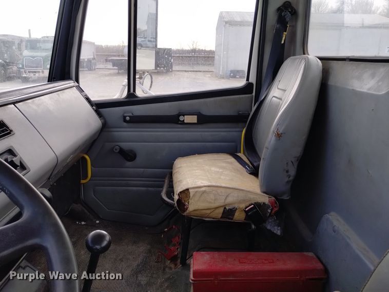 image for item EH0111 1993 Freightliner FL70 dump flatbed truck