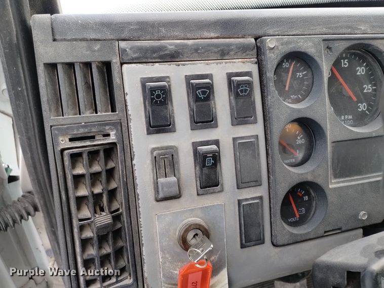 image for item EH0111 1993 Freightliner FL70 dump flatbed truck