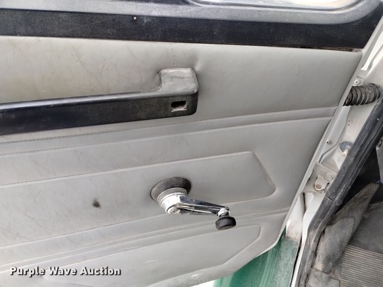 image for item EH0111 1993 Freightliner FL70 dump flatbed truck