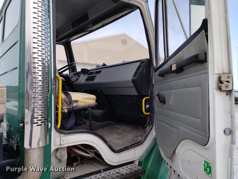 image for item EH0111 1993 Freightliner FL70 dump flatbed truck