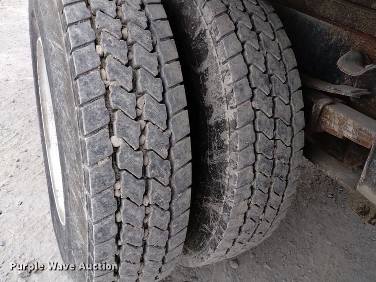 image for item EH0111 1993 Freightliner FL70 dump flatbed truck