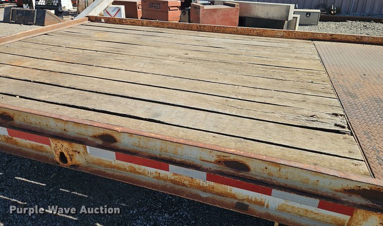 image for item EI8438 1986 Trail-Eze T220 equipment trailer