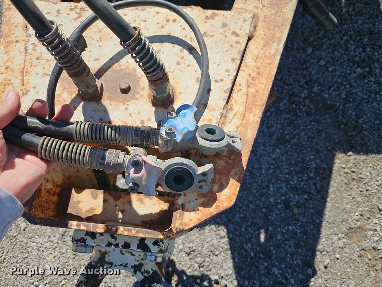 image for item EI8438 1986 Trail-Eze T220 equipment trailer