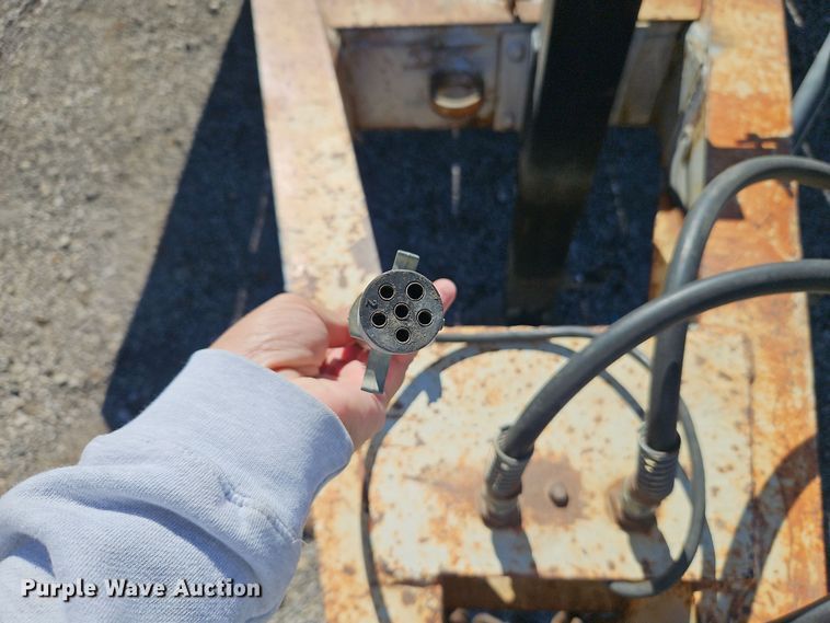 image for item EI8438 1986 Trail-Eze T220 equipment trailer