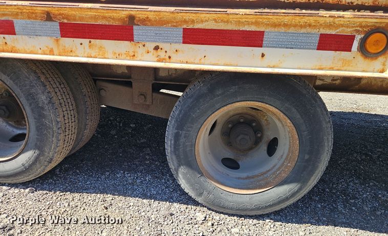 image for item EI8438 1986 Trail-Eze T220 equipment trailer