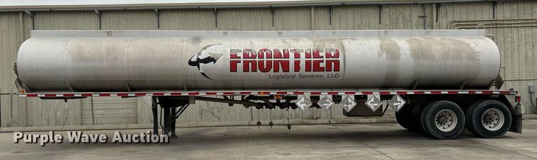 image for item EM0008 1994 Polar tank trailer